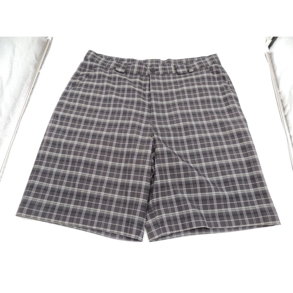 Under Armor Mens Golf Shorts size 38R - Picture 1 of 4